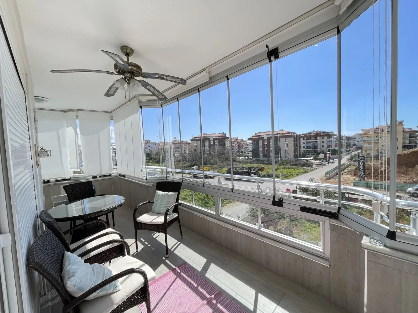 OBA CROWN 3 Exterior - 12