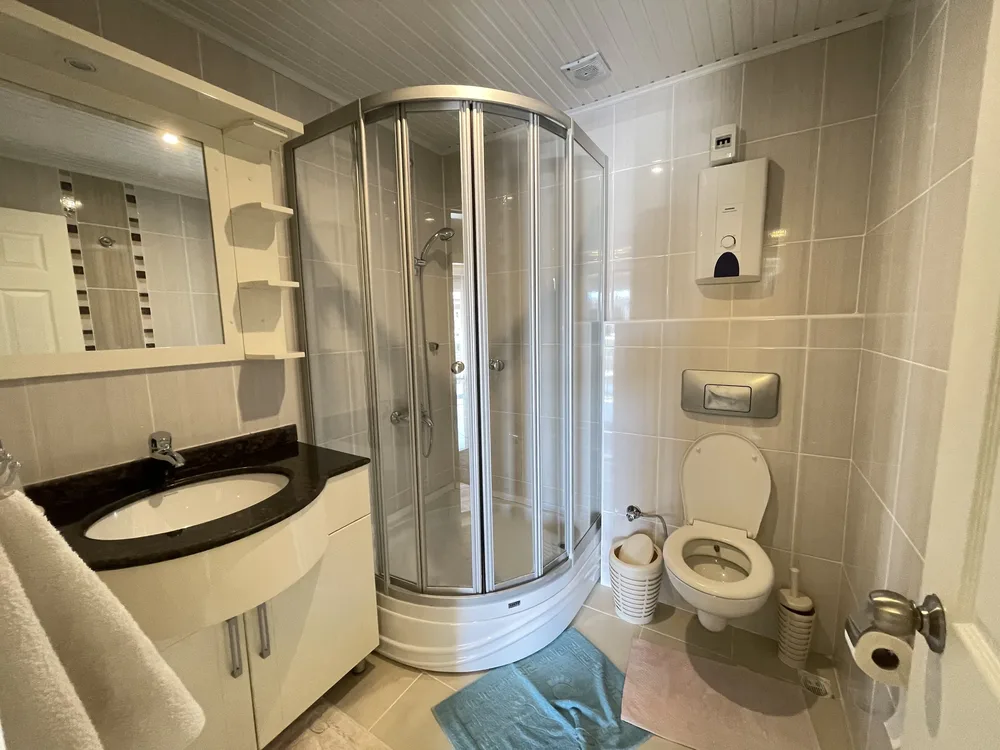 OBA CROWN 3 Interior - 25