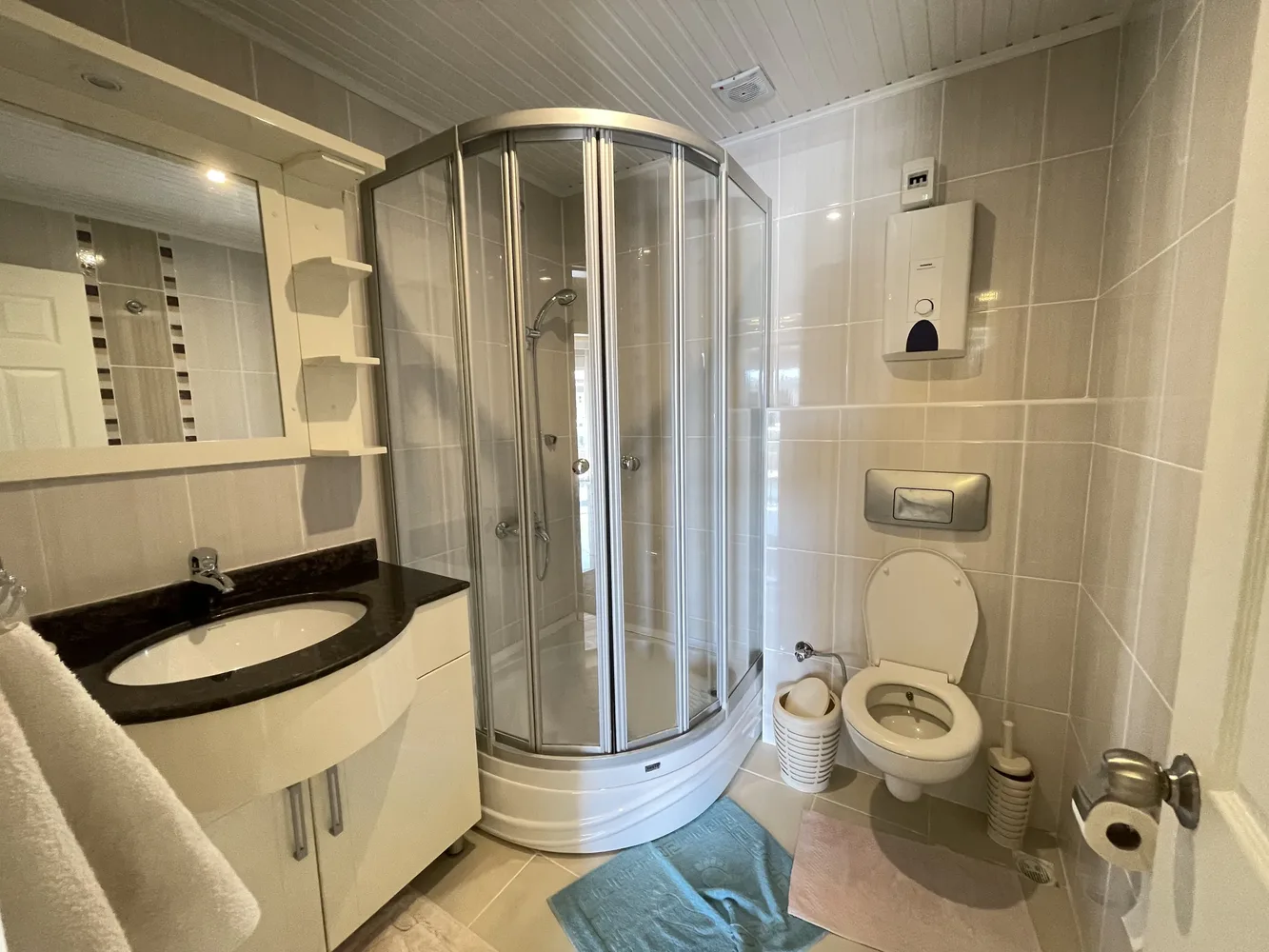 OBA CROWN 3 Interior - 25