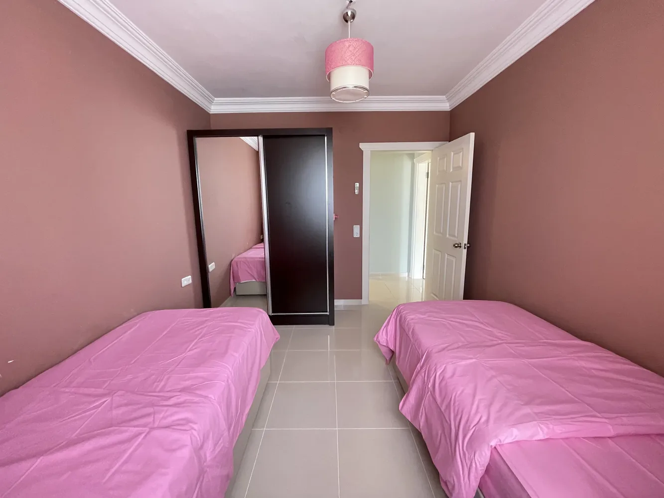 OBA CROWN 3 Interior - 7