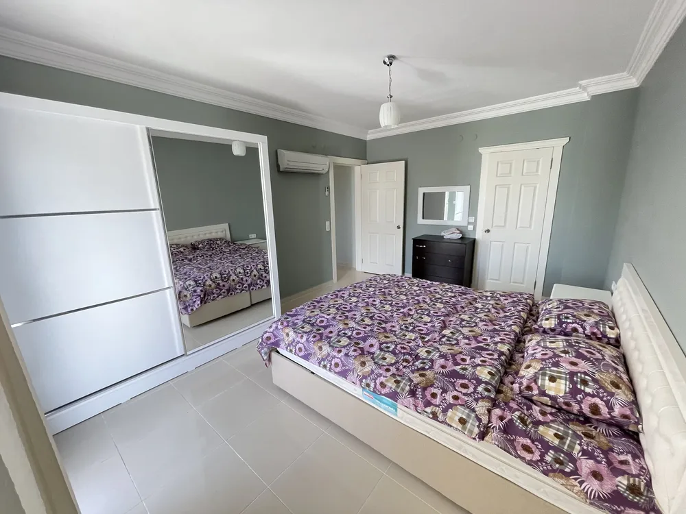 OBA CROWN 3 Interior - 10