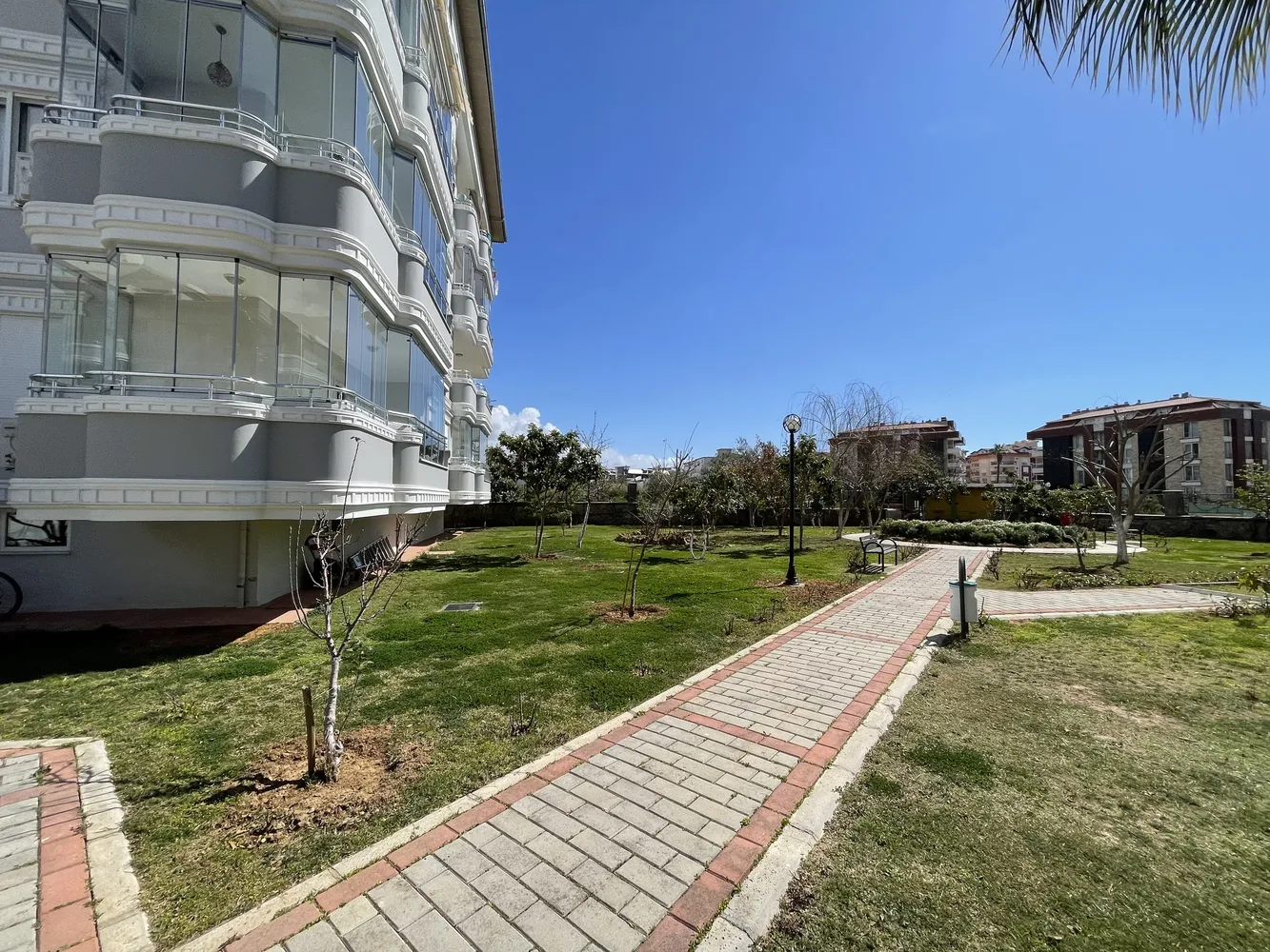OBA CROWN 3 Exterior - 20