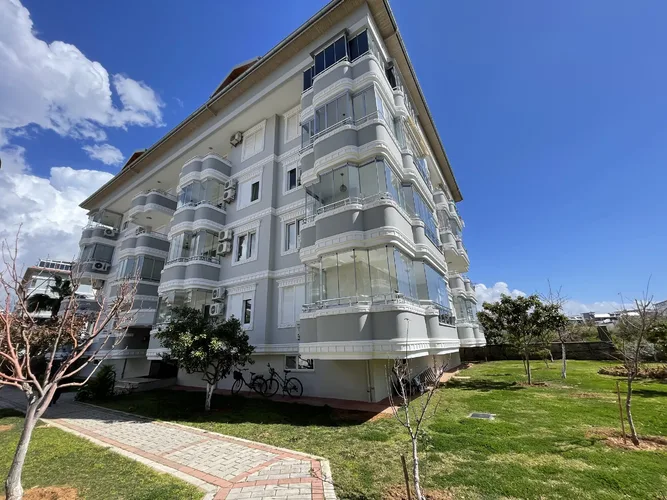 OBA CROWN 3, Exterior - 1