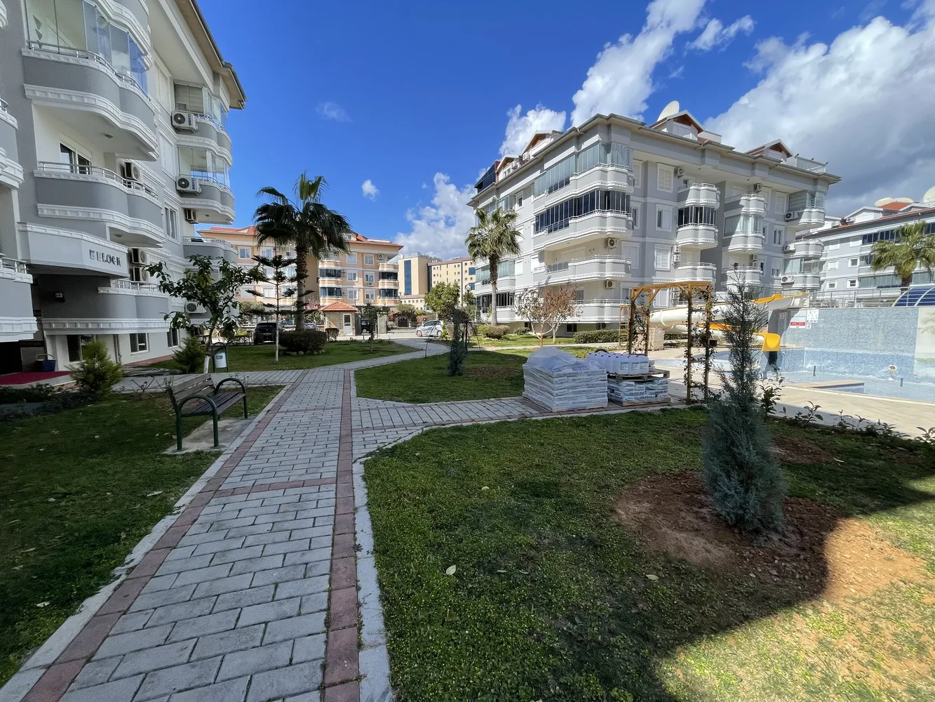 OBA CROWN 3 Exterior - 22