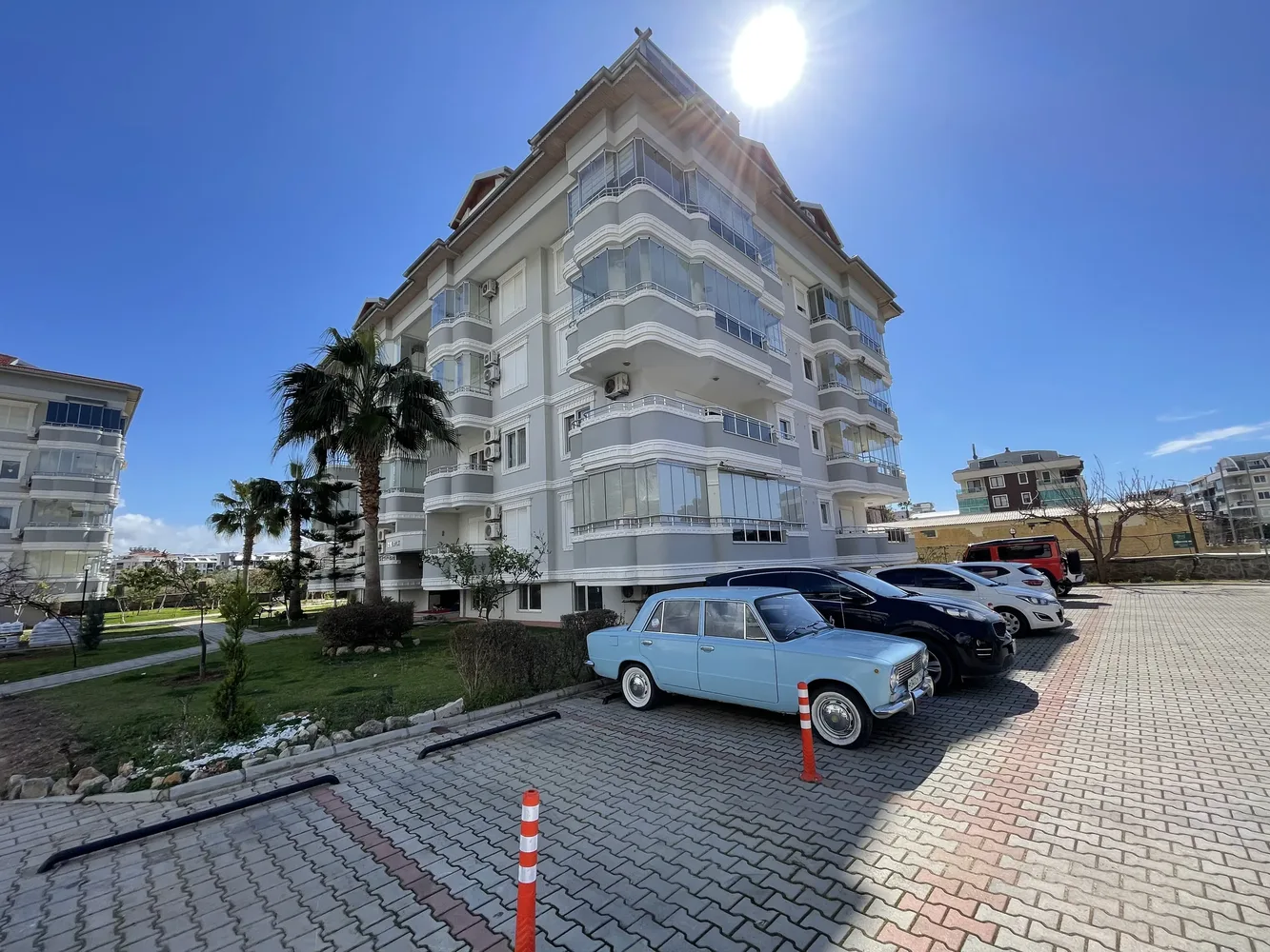 OBA CROWN 3 Exterior - 23