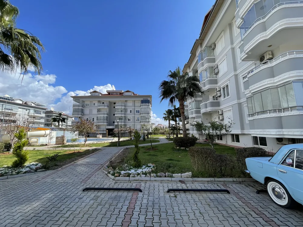 OBA CROWN 3 Exterior - 24