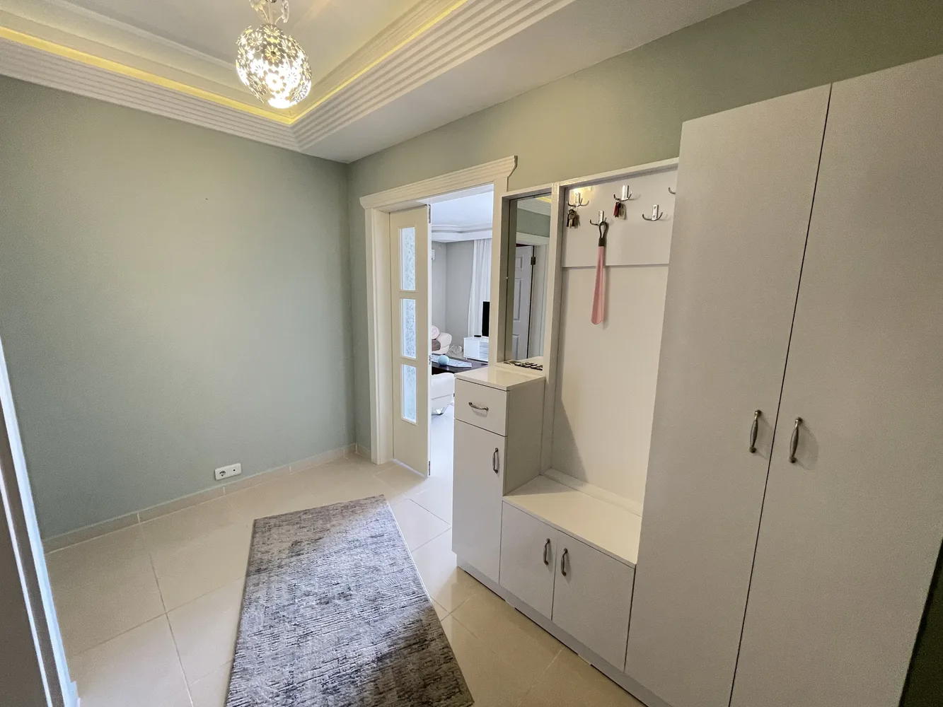 OBA CROWN 3 Interior - 11