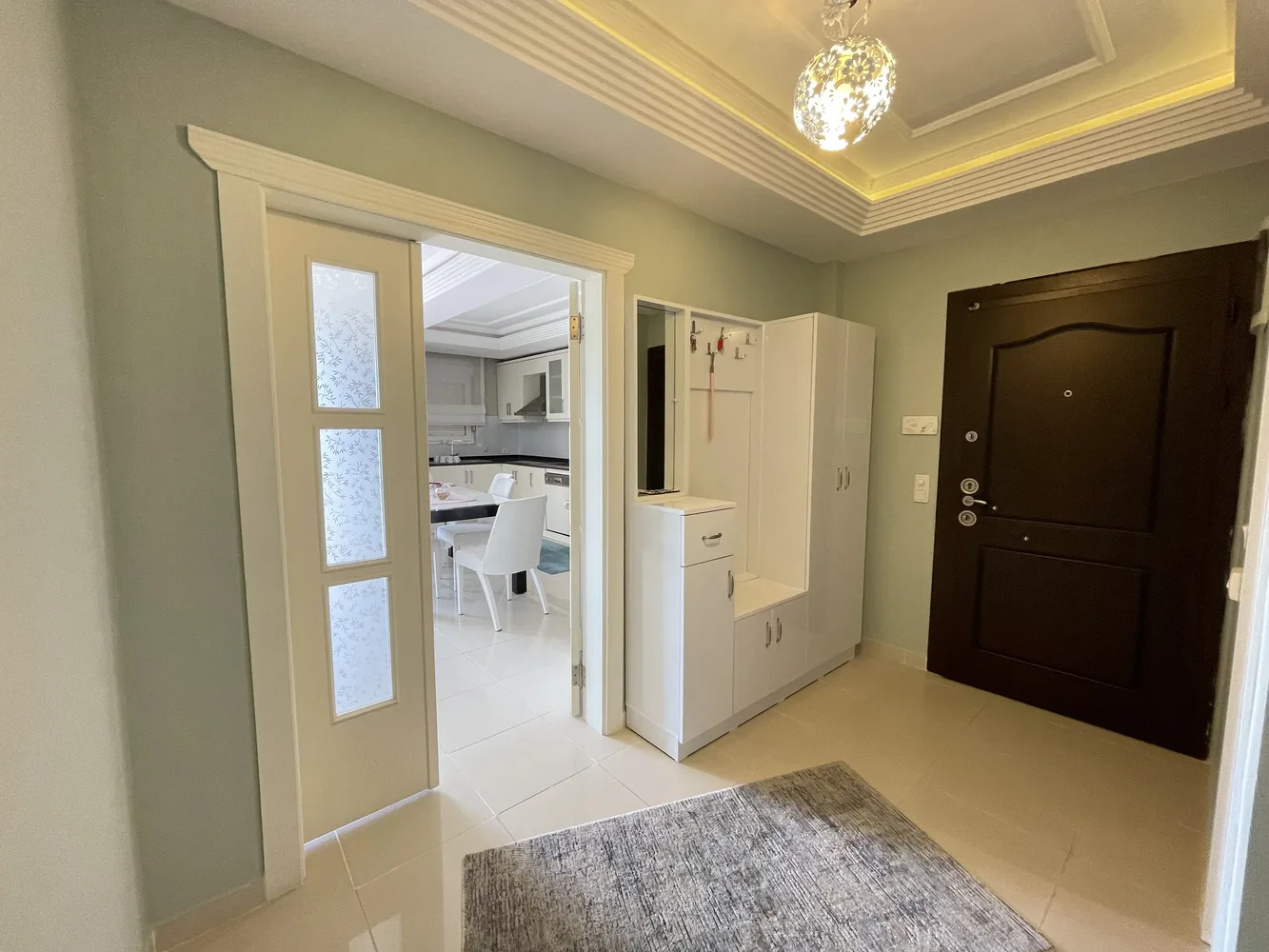 OBA CROWN 3 Interior - 6