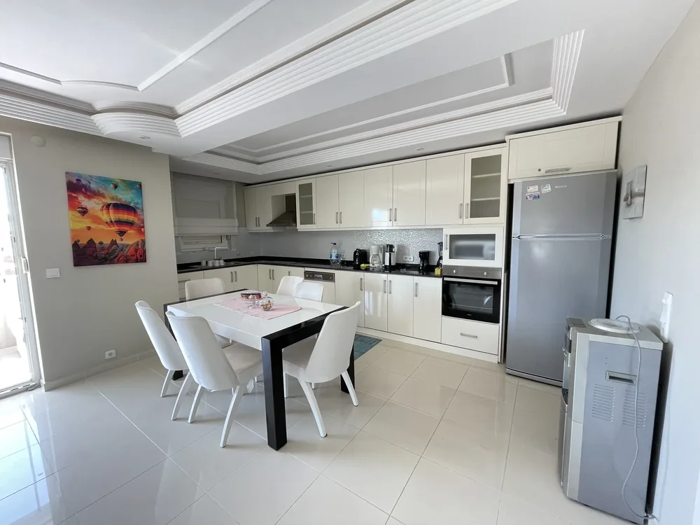OBA CROWN 3 Interior - 3