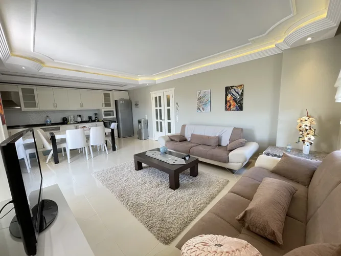 OBA CROWN 3, Interior - 2