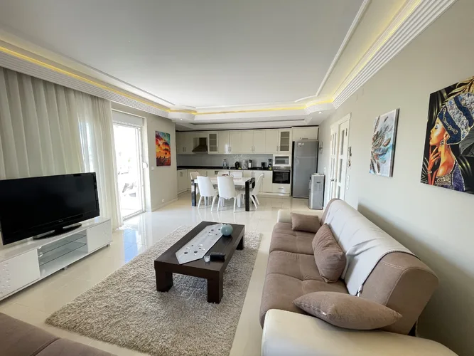 OBA CROWN 3, Interior - 4