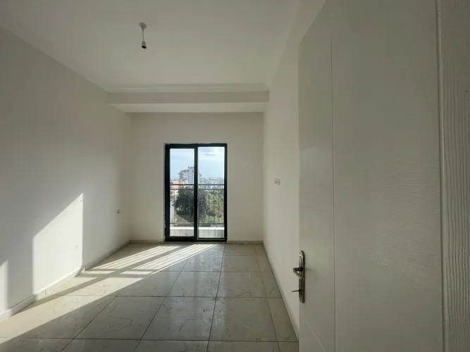 , Interior - 4