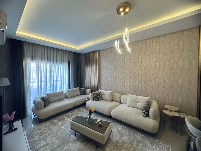 , Interior - 4