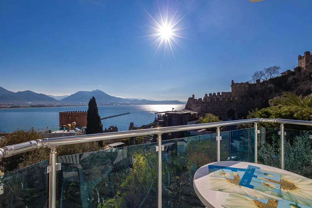 Exclusive Sea-View Apartment for Sale in Alanya Castle Exterior - 1