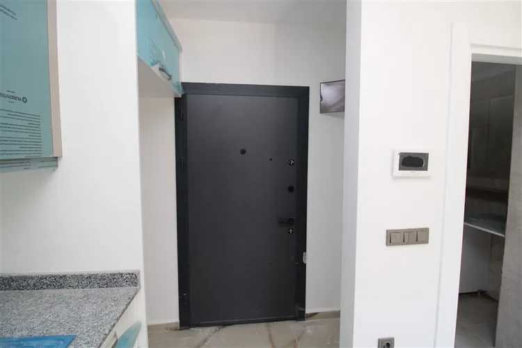 , Interior - 4