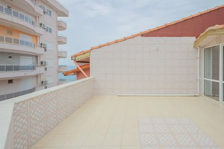 , Interior - 3