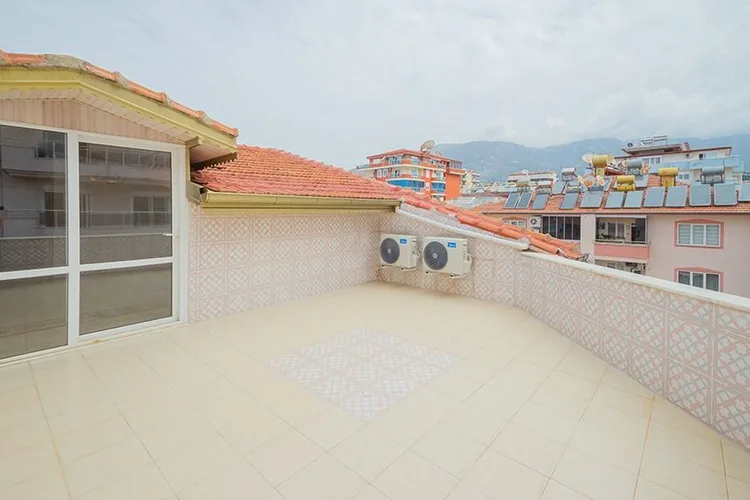 , Interior - 4