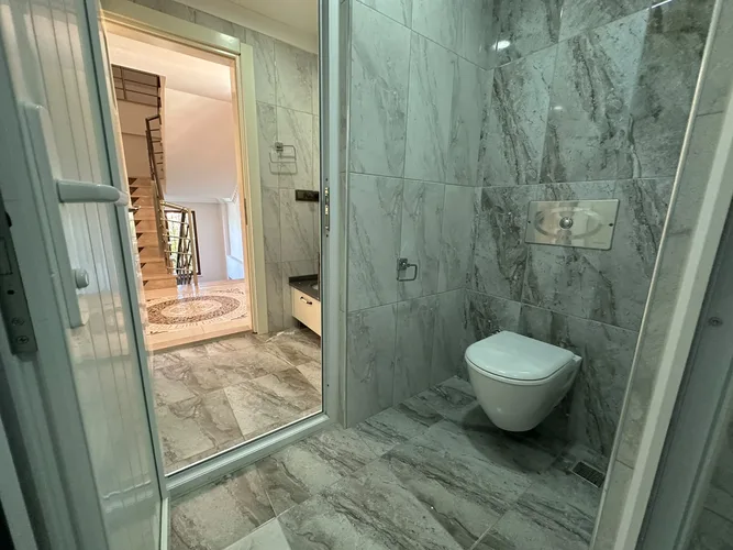 , Interior - 1