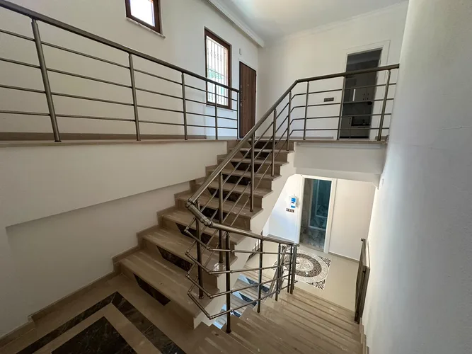 , Interior - 3