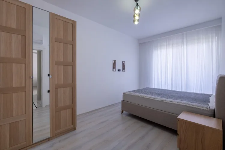 WHITE LIFE 2, Interior - 4