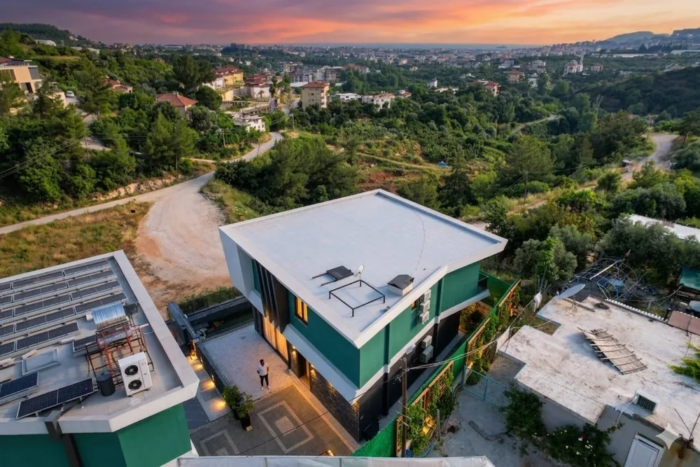 Designer Villa in Alanya with Infinity-Style Pool & Garden Exterior - 5