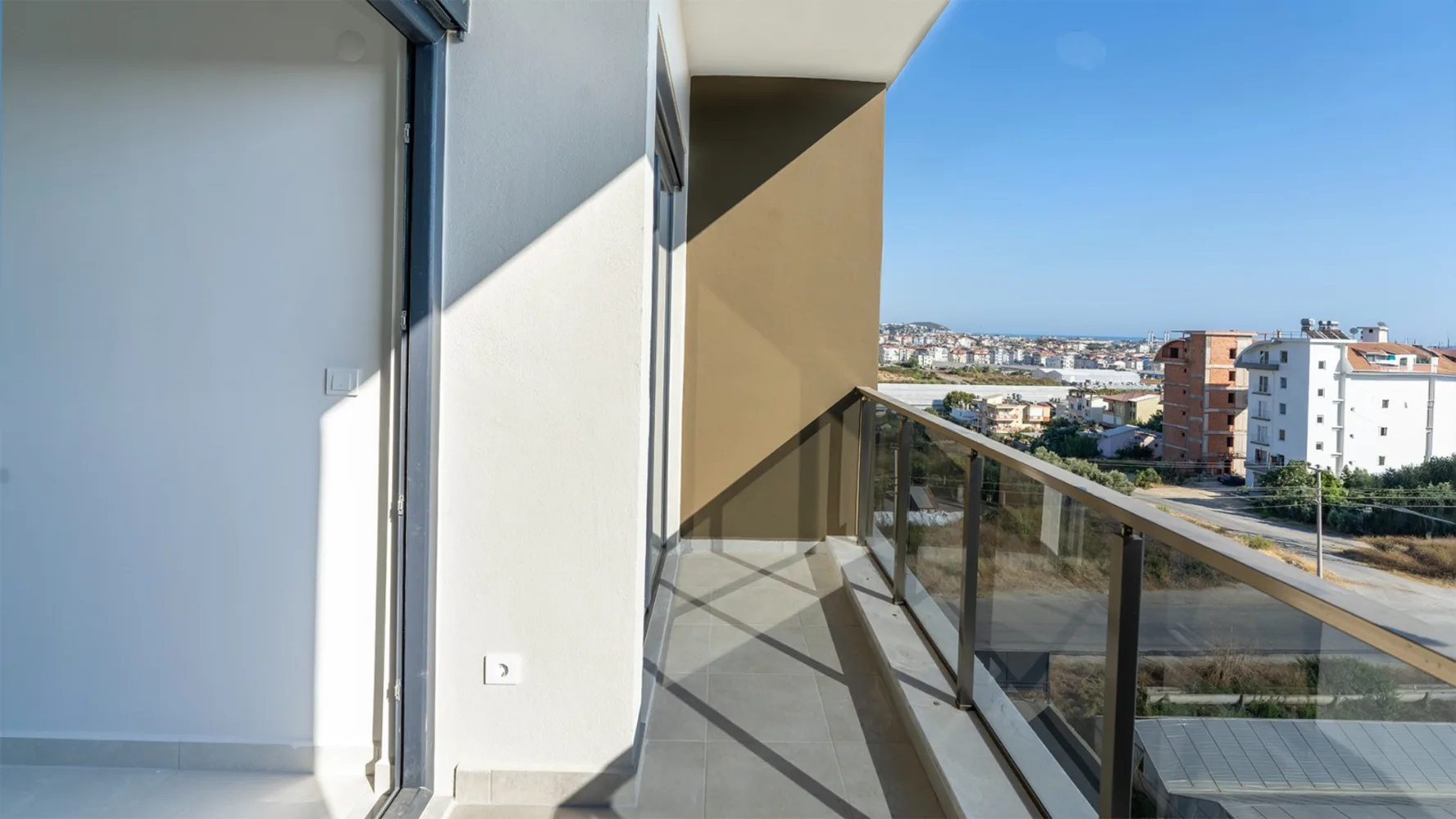 Affordable Sea View Apartment For Sale in Aydin Tower, Alanya Exterior - 11