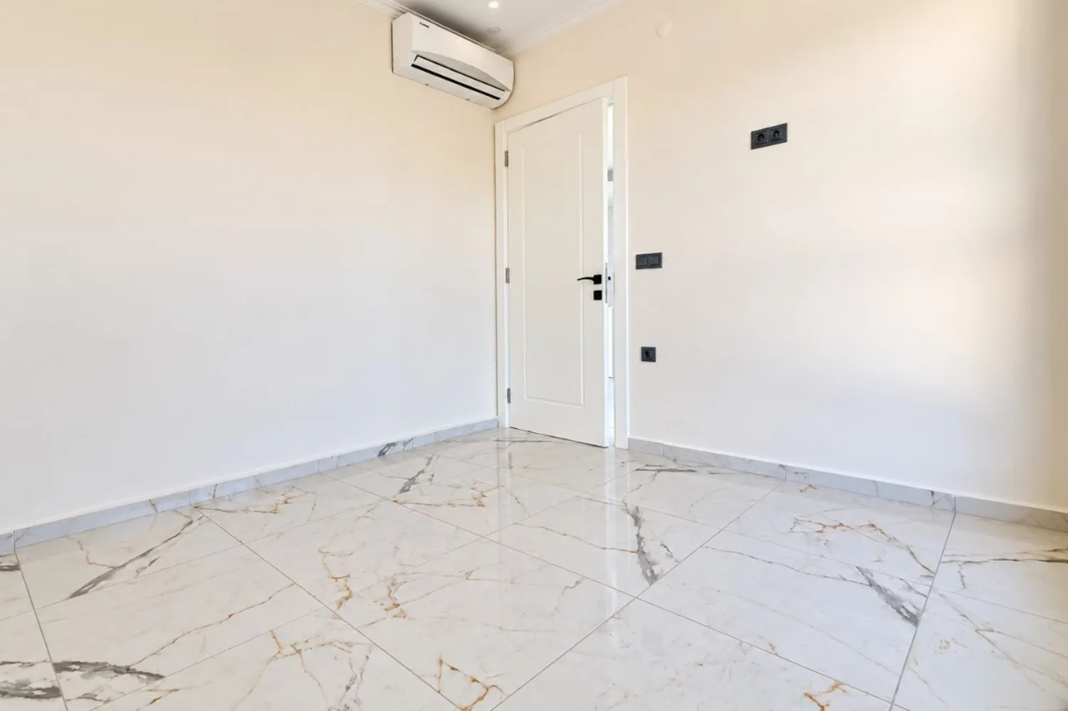 1+1 Sea View Apartment for Sale in Exodus Riverside, Alanya Interior - 7