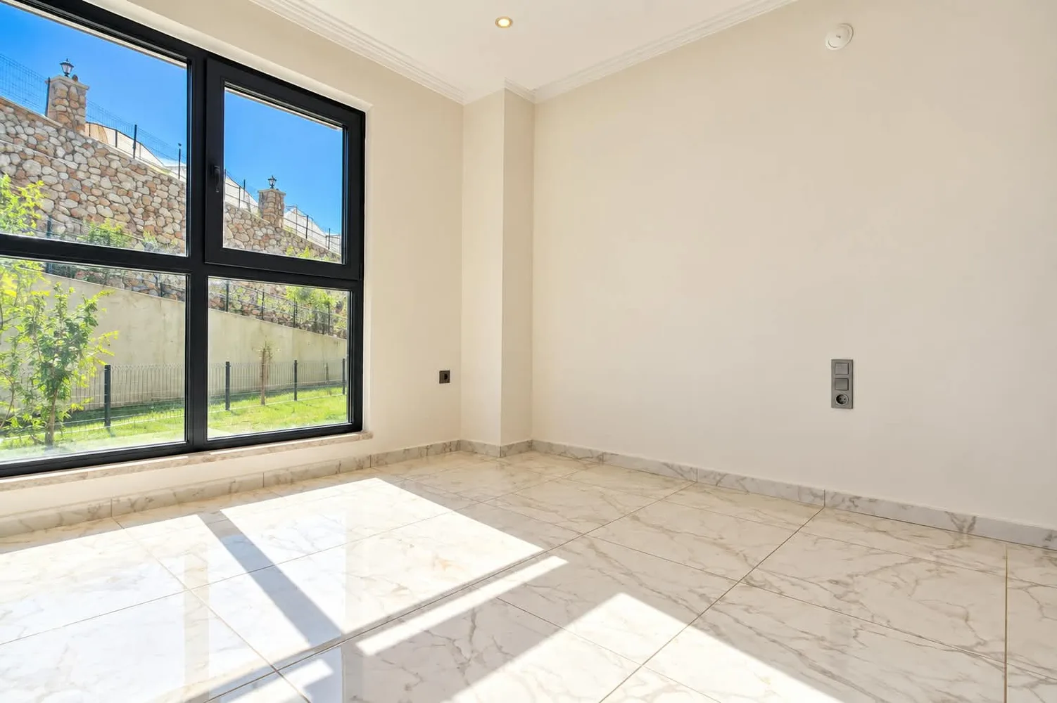 EXODUS RESORT COMFORT  Interior - 8