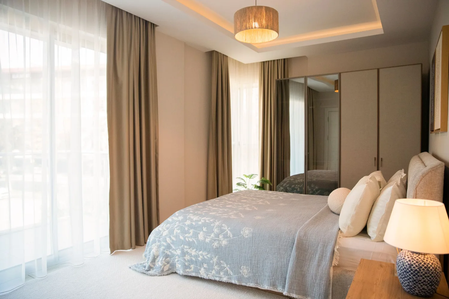 SEVEN STAR Interior - 7