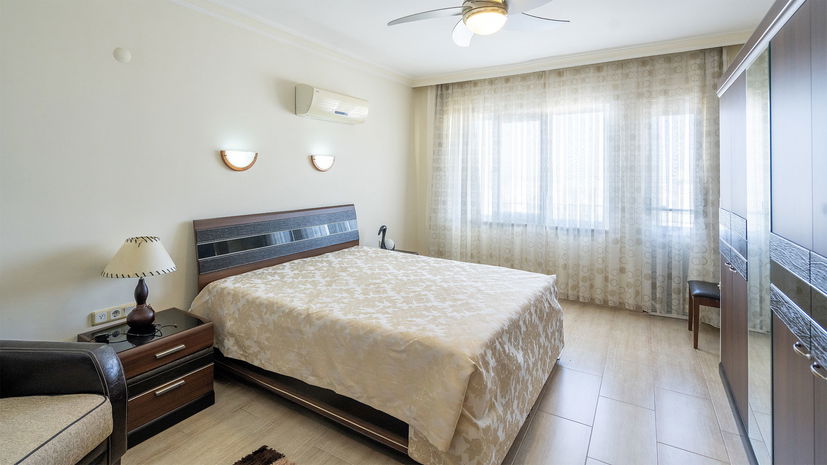 Furnished 2-Bedroom Apartment with Sea View in Pigeon Residence Tosmur Interior - 8