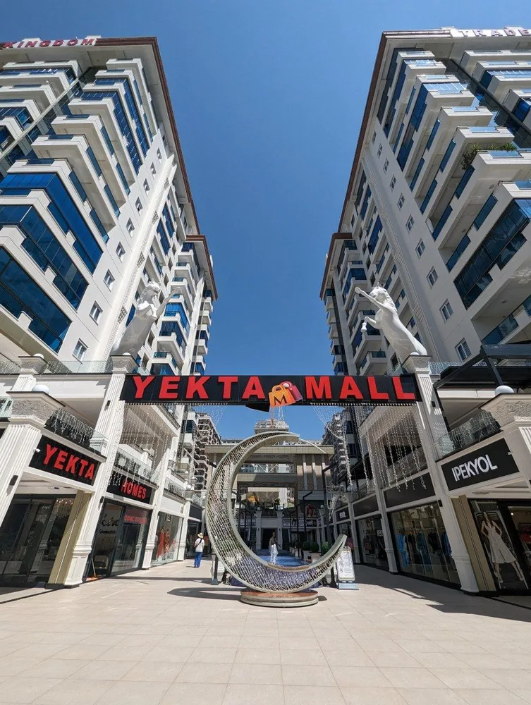 Two-Bedroom Luxury Apartment in Mahmutlar Yekta Trade Center