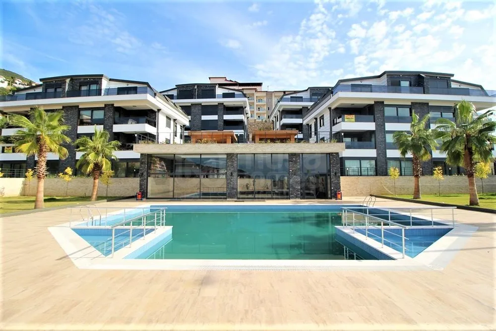 5+1 Duplex Apartment with Garden Sea View in Bektas, Alanya