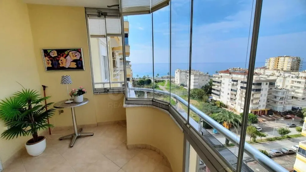 Furnished 2+1 apartment close to the sea in Mahmutlar 