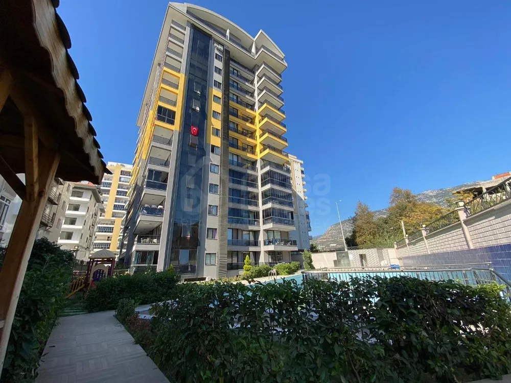Unfurnished 2+1 apartment close to the sea in Mahmutlar 