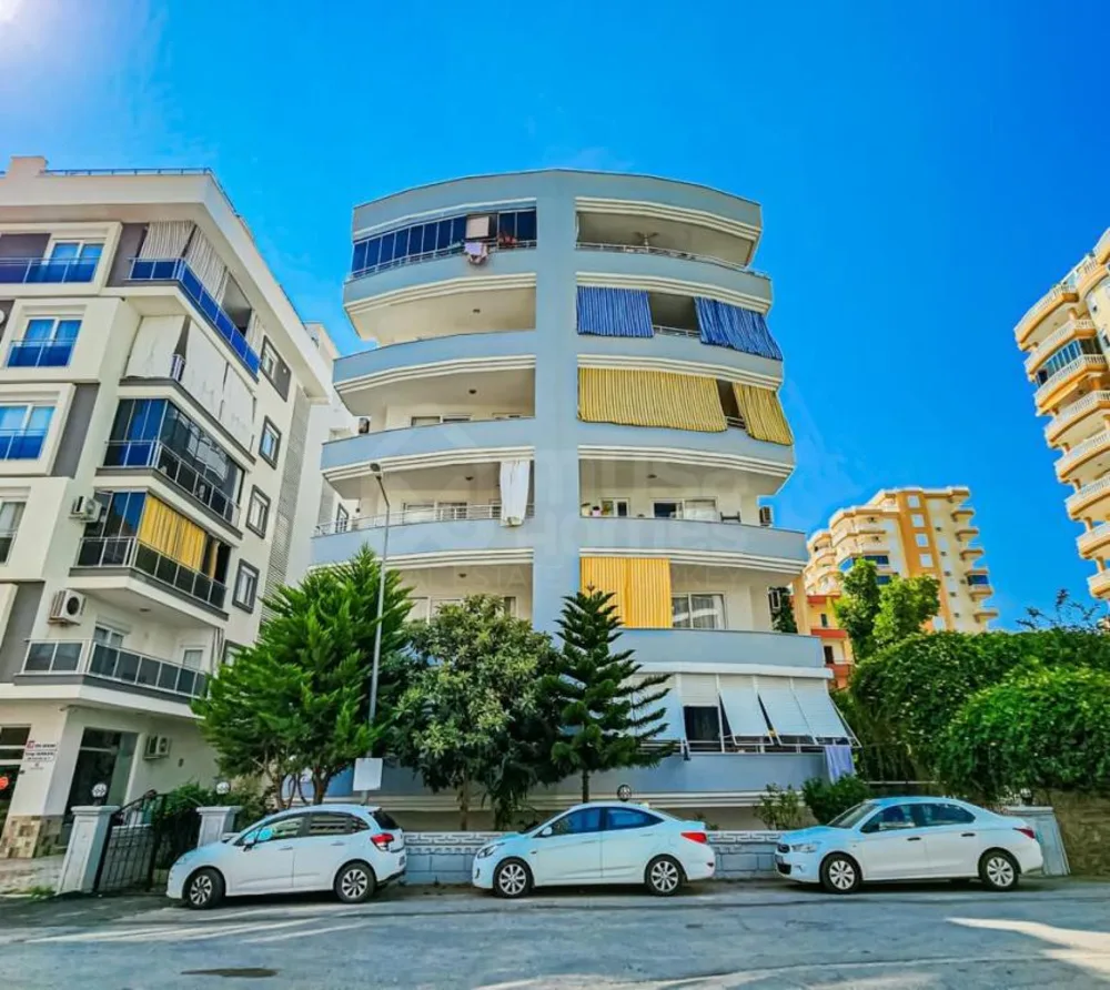 Furnished 2+1 apartment close to the sea in Mahmutlar 