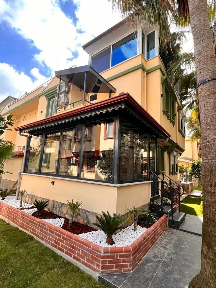 Furnished 3+1 Triplex Villa in Konakli 