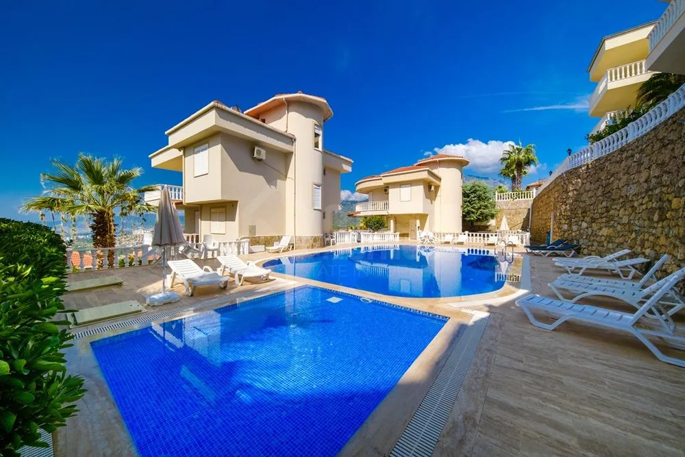 Alanya, Kargicak. Furnished 3+2 Villa with a sea view 
