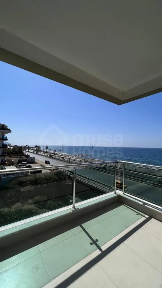 MODA APARTMENTS Furnished 2+1 apartment in front of the sea in Kestel 