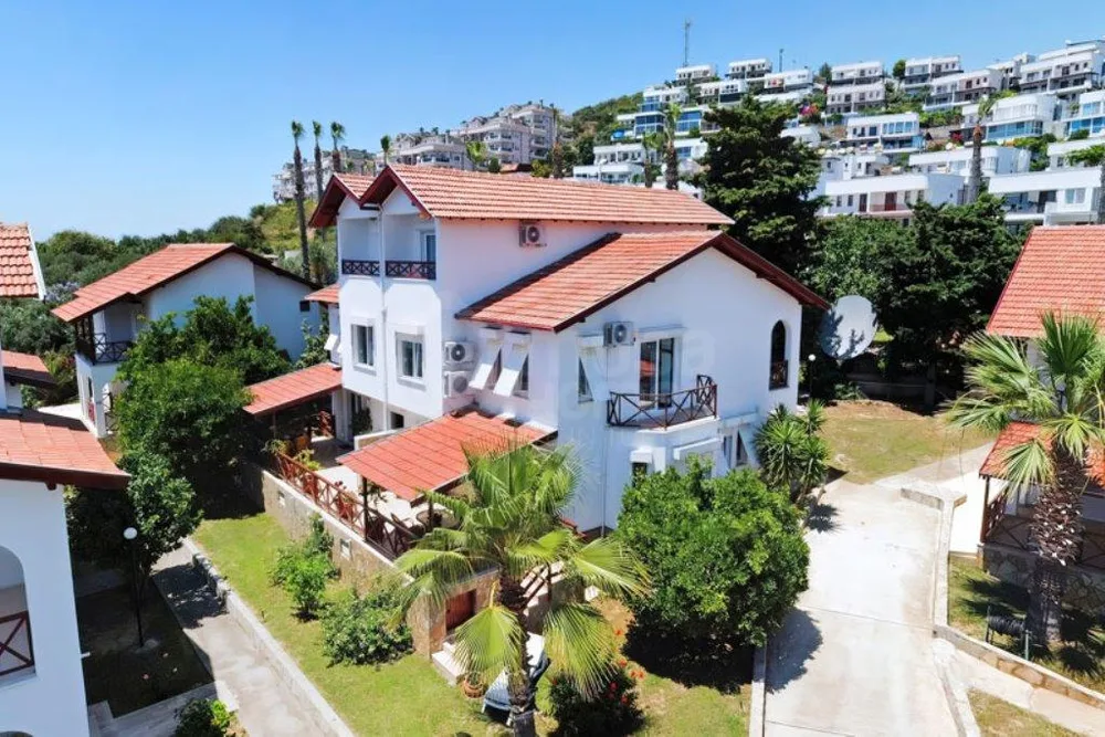 Alanya, Demirtas. Furnished 8+2 Villa with a sea view 