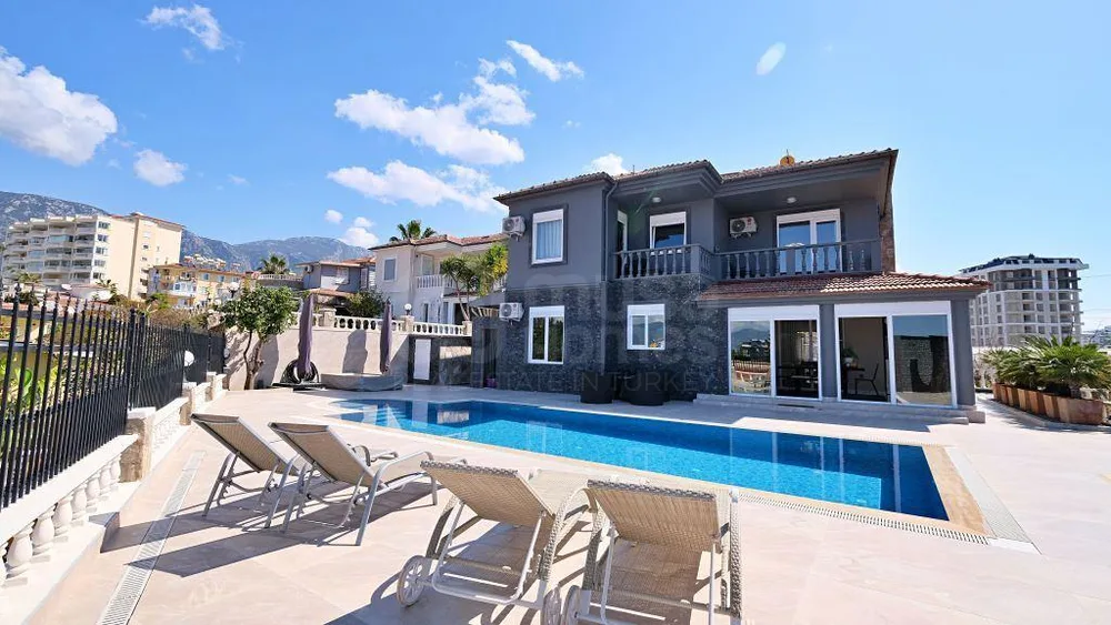 Alanya, Mahmutlar. Luxury furnished 3+1 Villa 