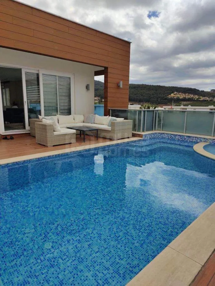 GRANADA VILLA Furnished 3+1 villa with a sea view in Kargicak 
