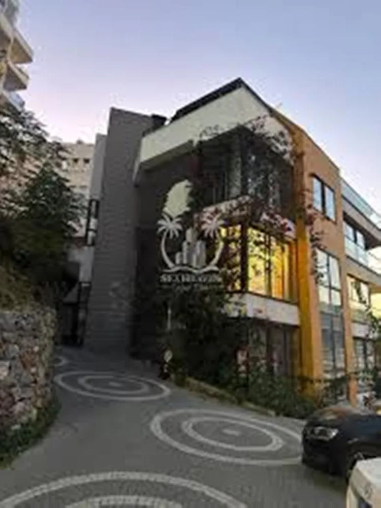 TESLA RESİDENCE Furnished 3+1 duplex with a sea view in Kale 