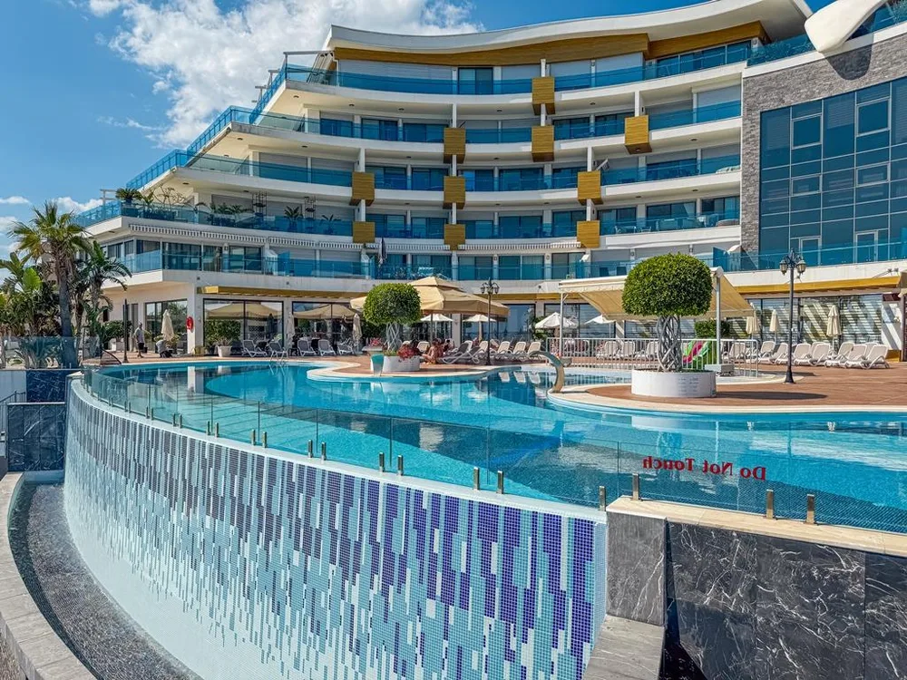 ADMIRAL PREMIUM RESİDENCE Furnished 2+1 apartment with a sea view in Konakli 