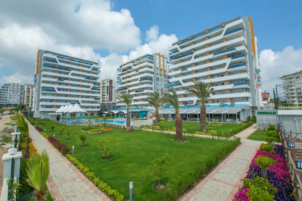 EMERALD DREAMS Furnished 2+1 apartment close to the sea in Avsallar 